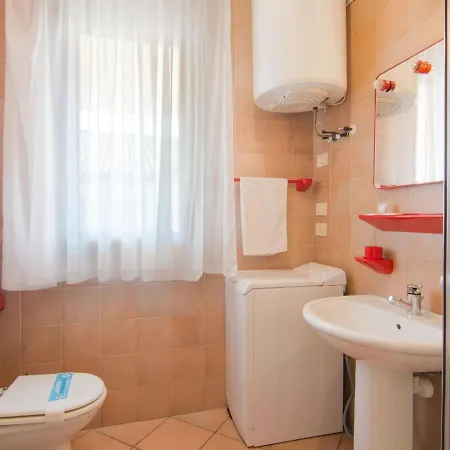 Elegant In With A Shared Pool Hébergement de vacances *