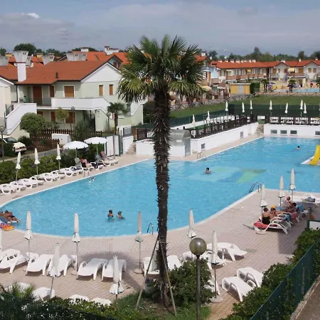 Hébergement de vacances Elegant In With A Shared Pool *